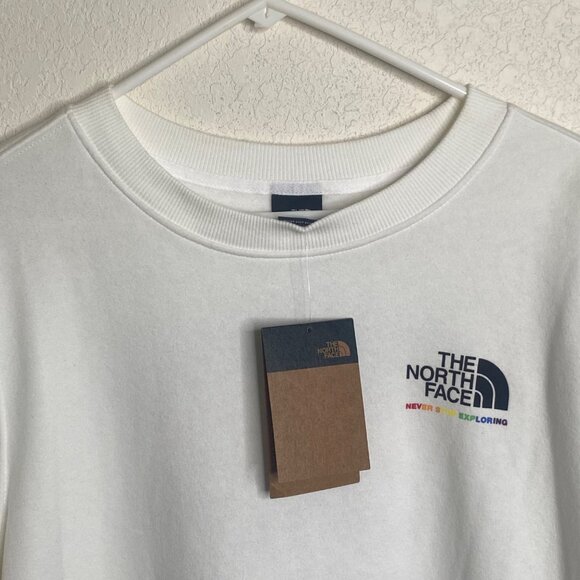 NWT $55 The North Face Pride Sweatshirt Womens XL Rainbow Crewneck - Picture 7 of 12